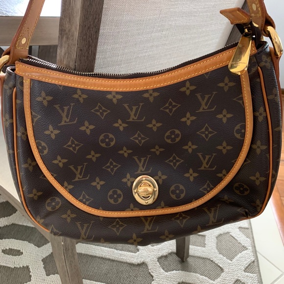 Louis Vuitton Tulum. Great condition. - Picture 1 of 11